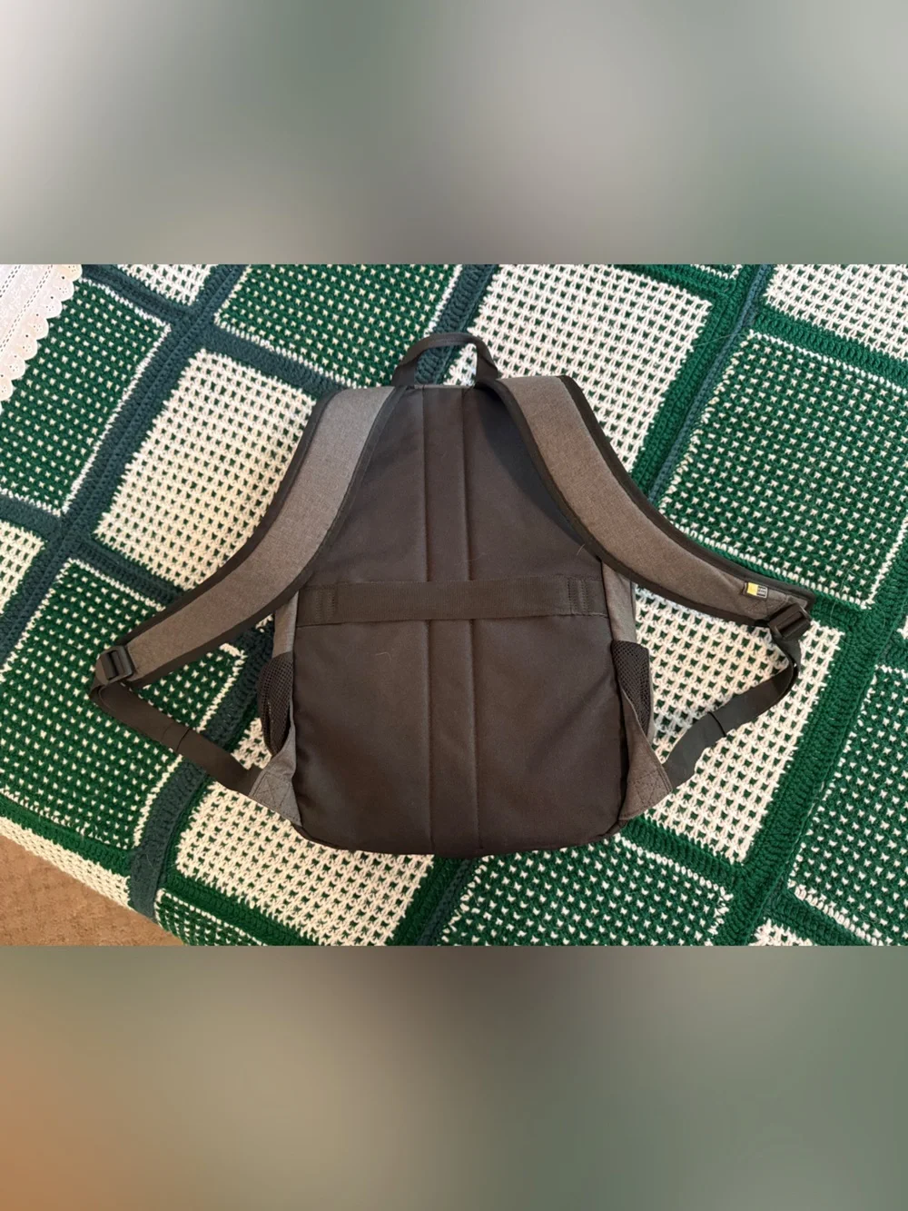 Everyday Gray Men's Backpack with Front Pocket